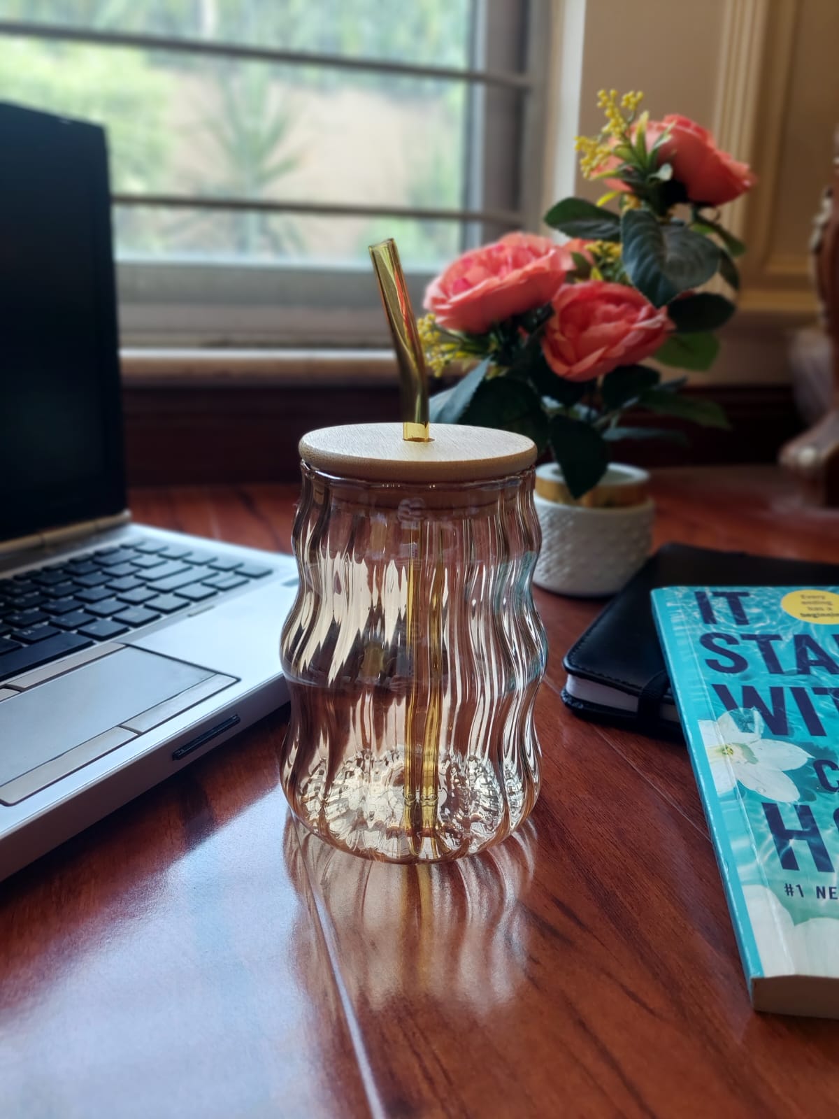 Wavy glass tumbler