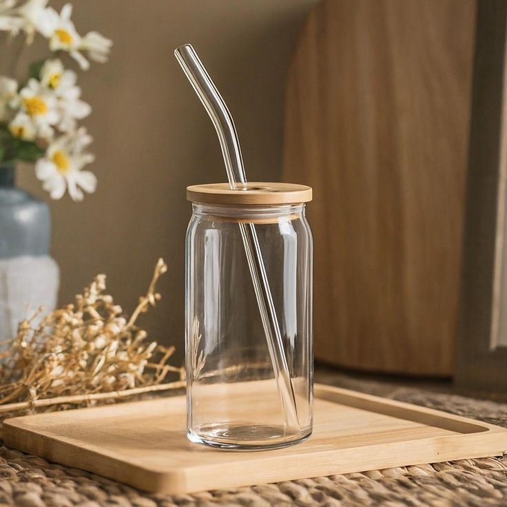 plain round glass with lid and straw