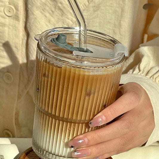 Double-walled glass coffee cups with lids
