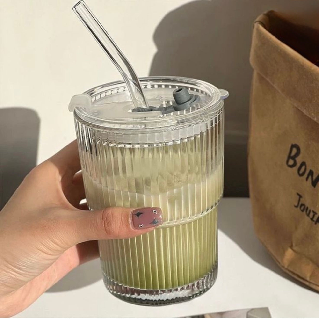 Double-walled glass coffee cups with lids