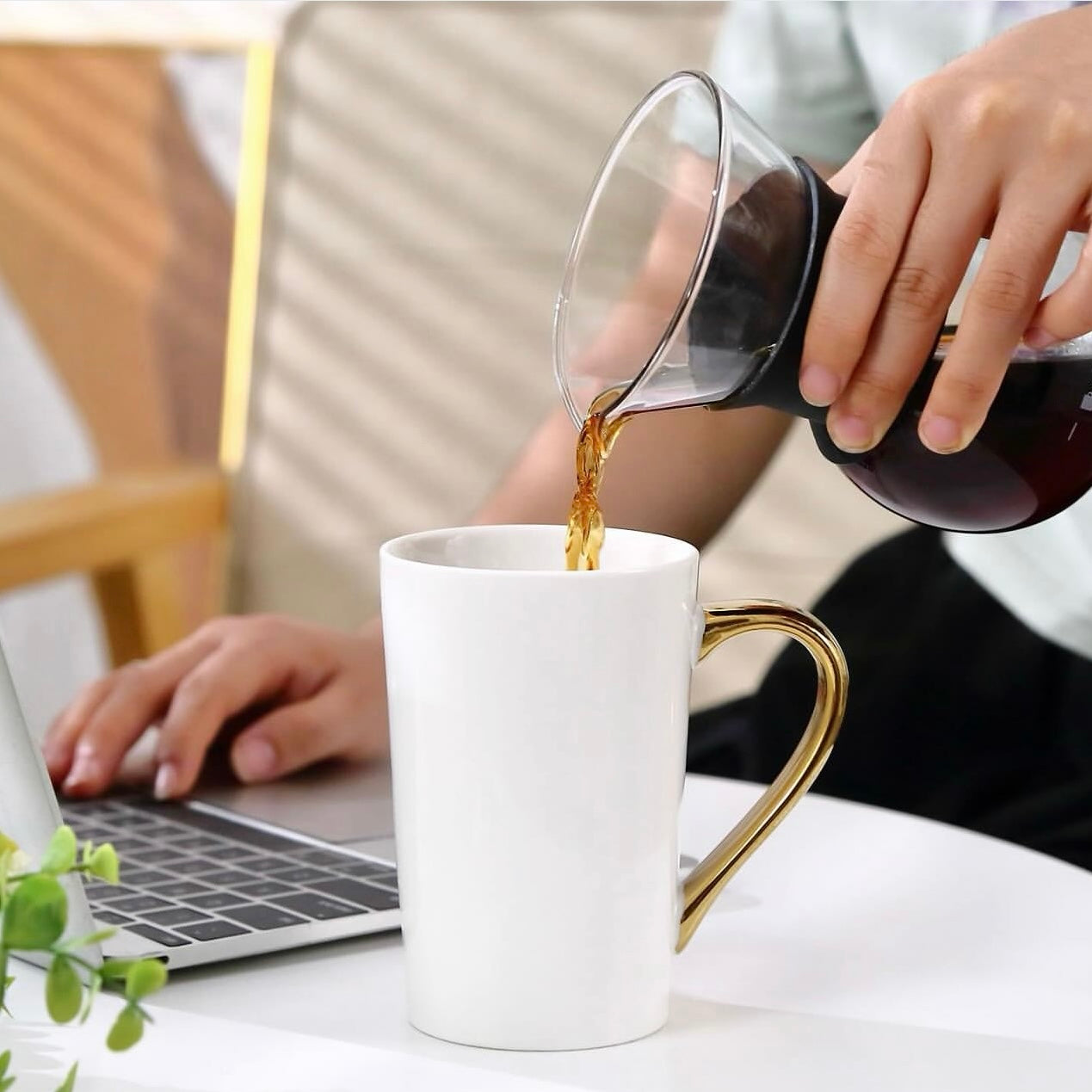 Mugs with gold border- elegant and durable 300ml