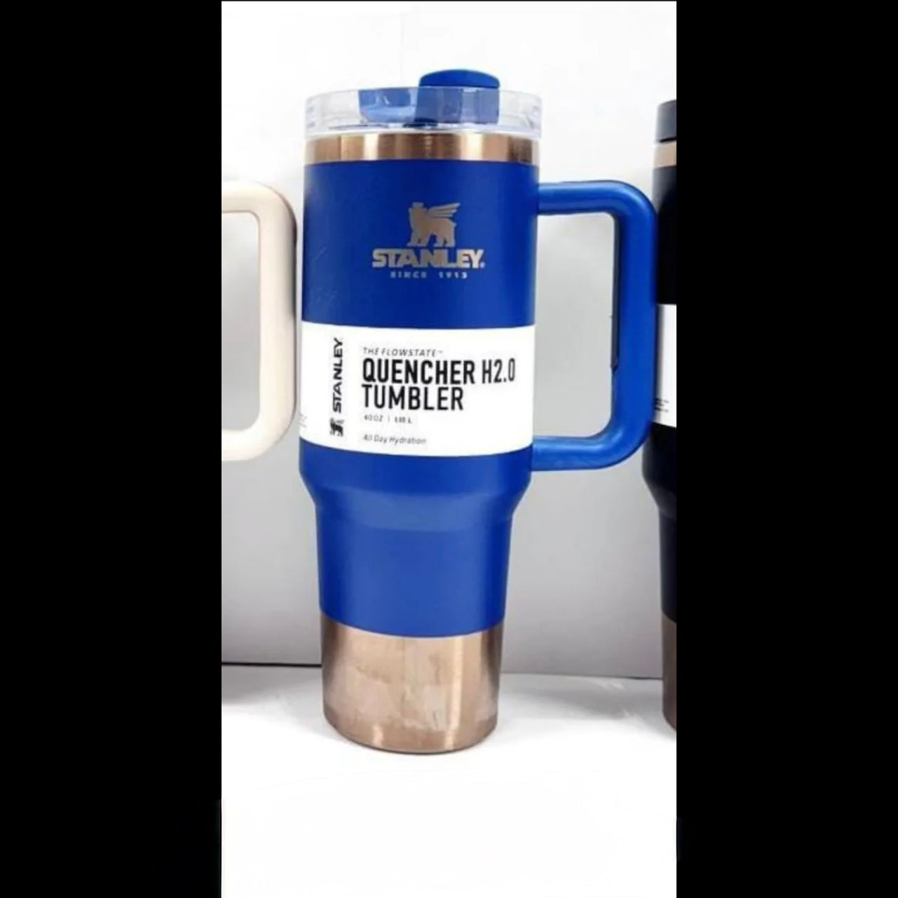 Stanley The Holiday Quencher H2.0 Flowstate Tumbler 40 Oz