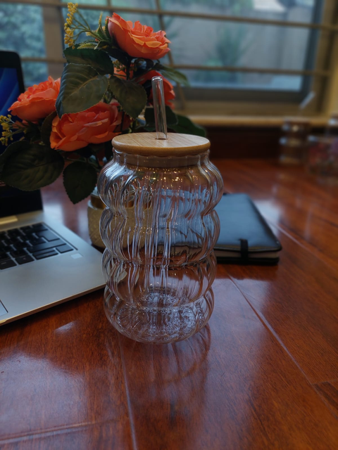 Wavy bubble tumbler with lid and straw