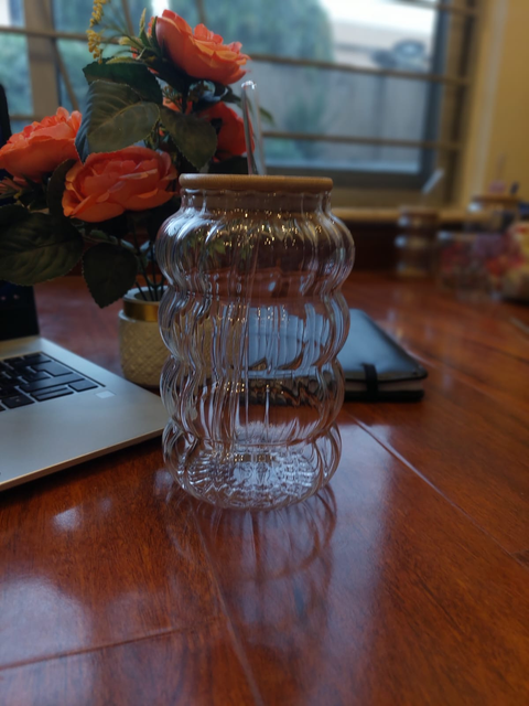 Wavy bubble tumbler with lid and straw